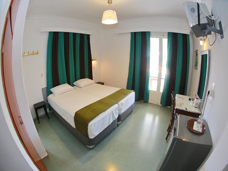 Kamelia Hotel Spétses Exteriör bild